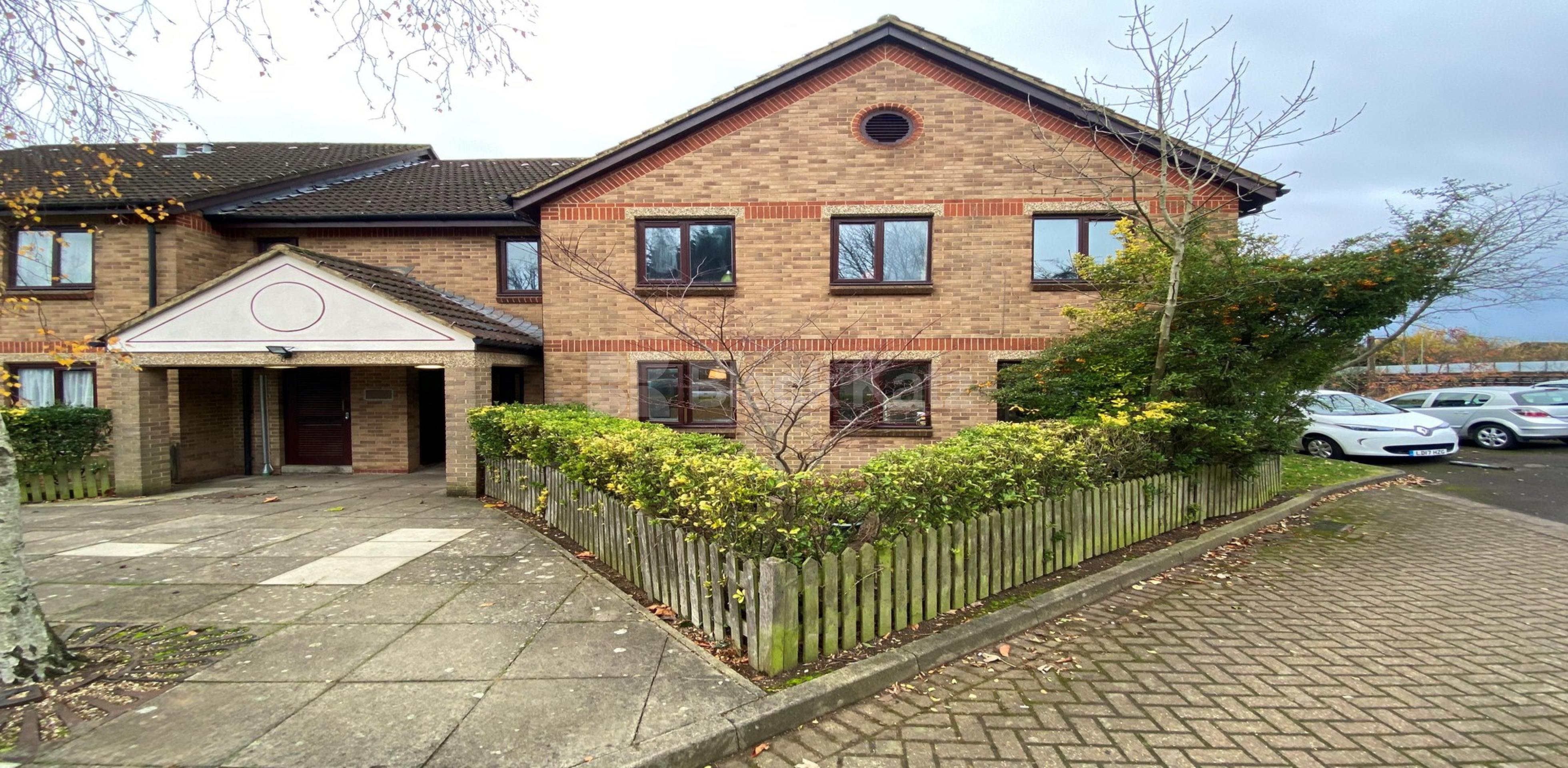 			1 Bedroom, 1 bath, 1 reception Ground Floor Flat			 Deanery Close, East Finchley N2